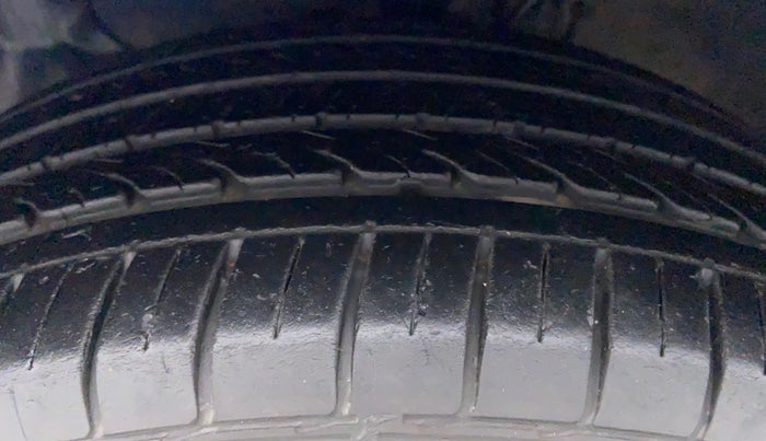 2015 Hyundai Elite i20 ASTA 1.2, Petrol, Manual, 33,037 km, Left Front Tyre Tread
