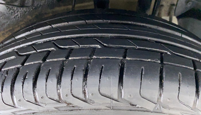 2020 Tata NEXON XMA SUNROOF 1.2 RTN, Petrol, Automatic, 9,096 km, Left Rear Tyre Tread