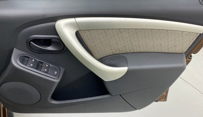 2014 Renault Duster 85 PS RXL, Diesel, Manual, 50,434 km, Driver Side Door Panels Control