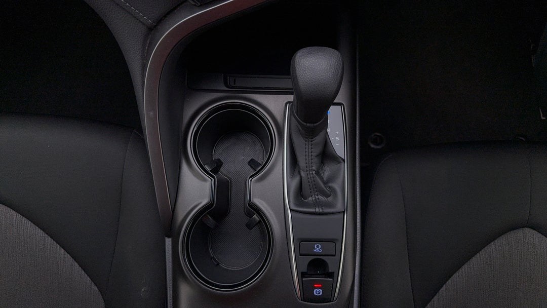 2024 Toyota Camry Ascent, Automatic, 51839 km, Gear Lever 