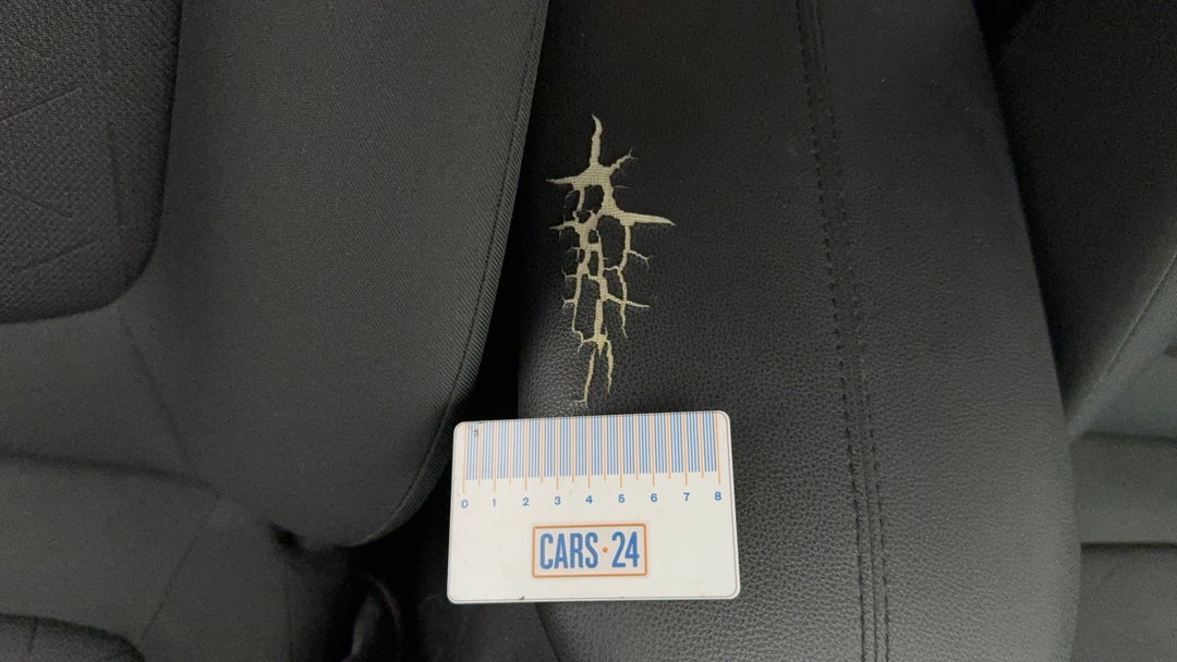 2019 Toyota RAV4 Gxl (AWD) Hybrid, Automatic, 86212 km, Center Console Wear