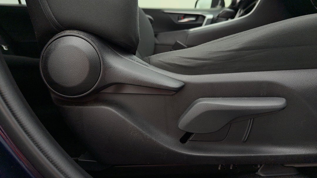 2019 Toyota RAV4 Gxl (AWD) Hybrid, Automatic, 86212 km, Drivers Side Adjustment Panel