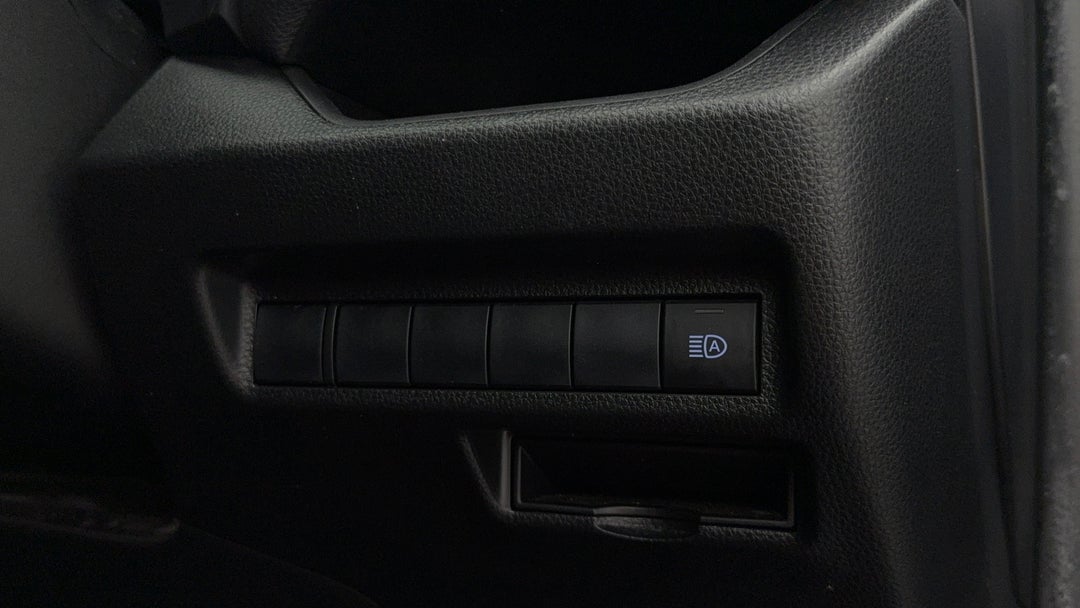 2019 Toyota RAV4 Gxl (AWD) Hybrid, Automatic, 86212 km, Utility Switches/Buttons