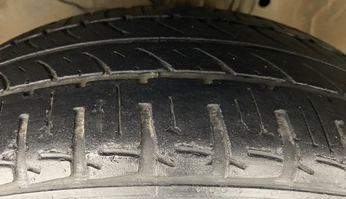 2017 Honda City V MT PETROL, Petrol, Manual, 41,033 km, Left Front Tyre Tread