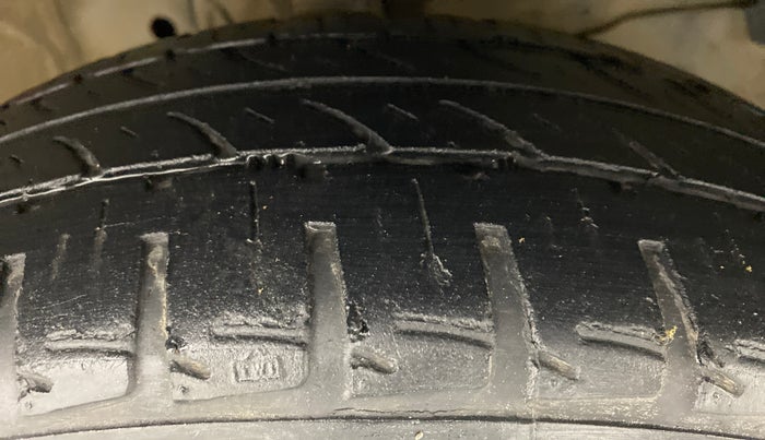 2017 Honda City V MT PETROL, Petrol, Manual, 41,033 km, Right Front Tyre Tread