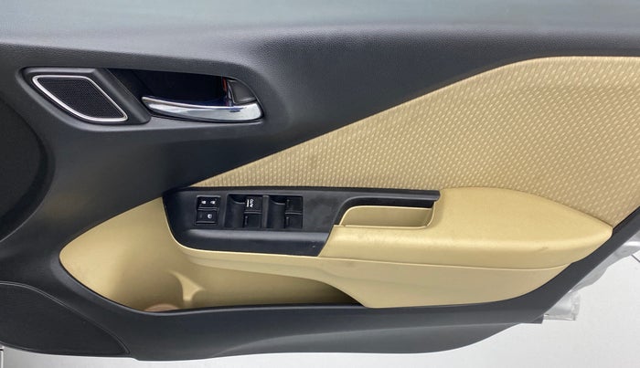 2017 Honda City V MT PETROL, Petrol, Manual, 41,033 km, Driver Side Door Panels Control
