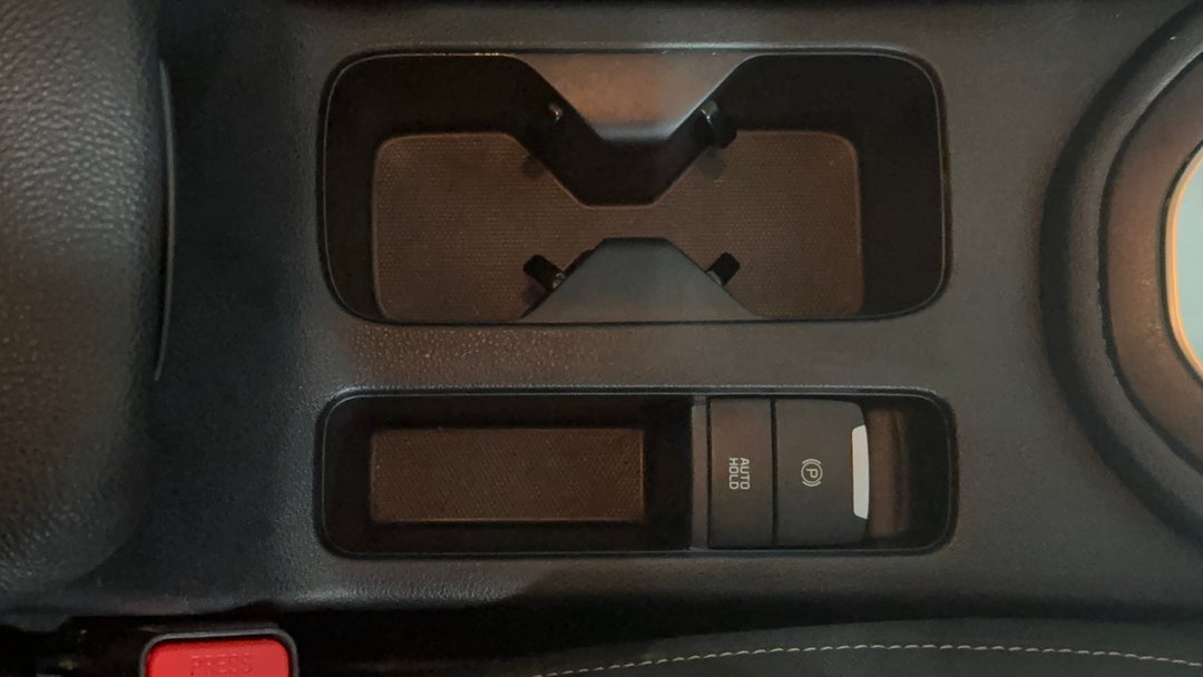 2024 Kia Cerato S, Automatic, 15084 km, Handbrake