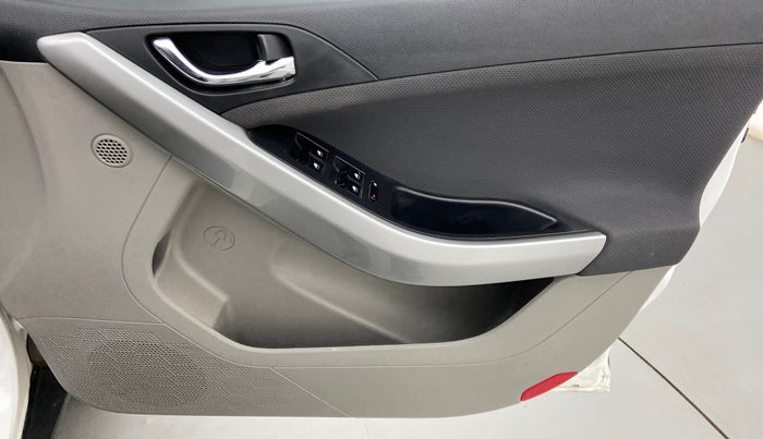 2018 Tata NEXON XZA PLUS PETROL, Petrol, Automatic, 9,680 km, Driver Side Door Panels Control
