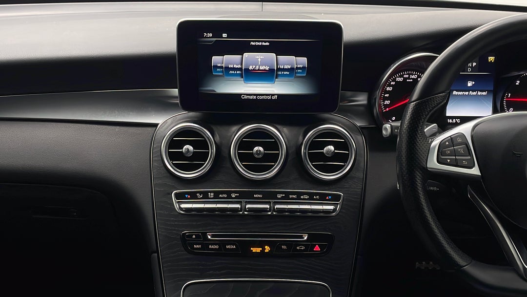 2016 Mercedes-benz GLC 250d, Automatic, 115415 km, Center Console