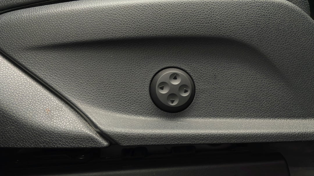 2016 Mercedes-benz GLC 250d, Automatic, 115415 km, Drivers Side Adjustment Panel