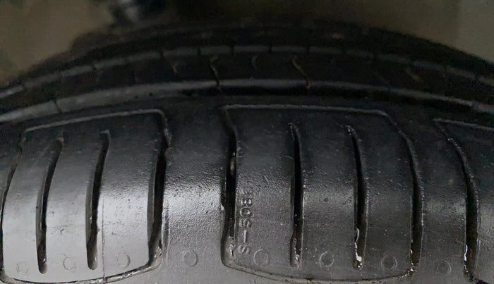 2015 Maruti Celerio VXI CNG, CNG, Manual, 70,779 km, Right Front Tyre Tread