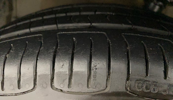 2015 Maruti Celerio VXI CNG, CNG, Manual, 70,779 km, Left Front Tyre Tread