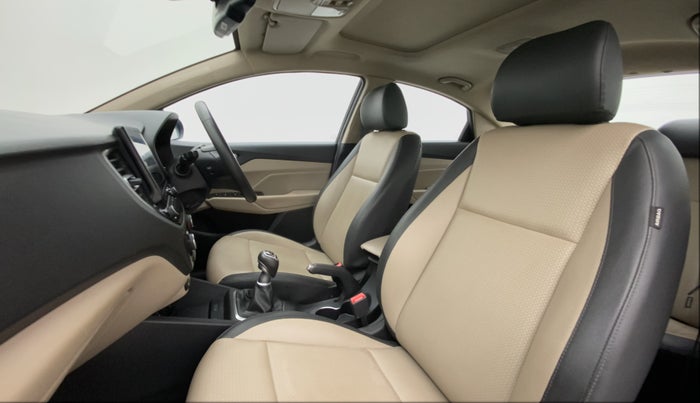 2020 Hyundai Verna SX (O)1.5 VTVT, Petrol, Manual, 29,729 km, Right Side Front Door Cabin