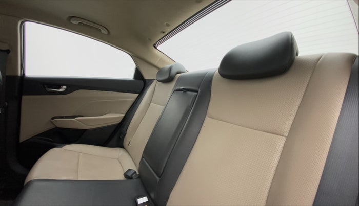 2020 Hyundai Verna SX (O)1.5 VTVT, Petrol, Manual, 29,729 km, Right Side Rear Door Cabin