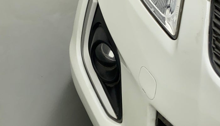 2014 Maruti Swift VXI, Petrol, Manual, 51,903 km, Right fog light - Not working
