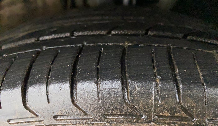 2019 Volkswagen Vento HIGHLINE DIESEL 1.5, Diesel, Manual, 69,899 km, Right Front Tyre Tread