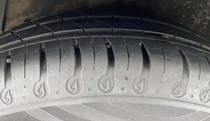 2014 Hyundai Xcent S 1.2, Petrol, Manual, 68,410 km, Right Rear Tyre Tread
