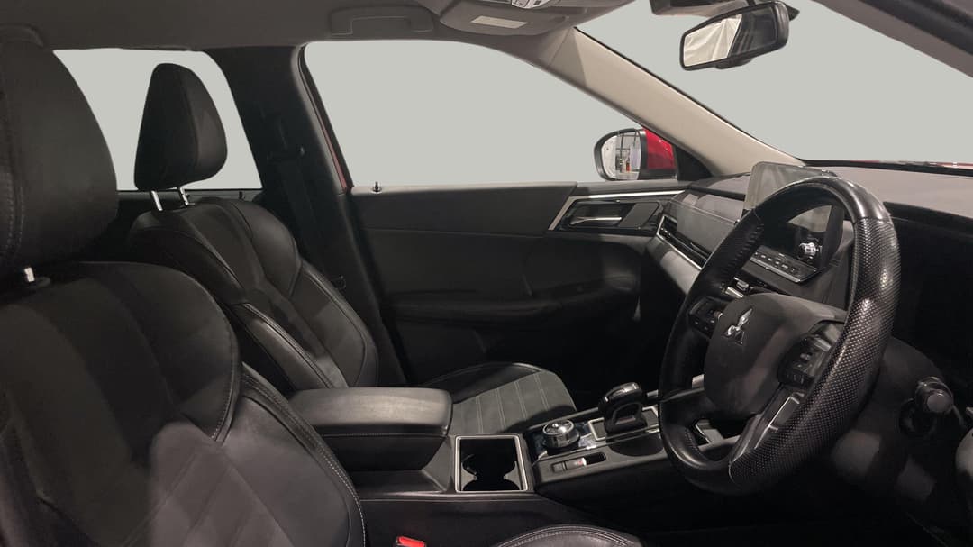 2022 Mitsubishi Outlander Aspire 7 Seat (AWD), Automatic, 88177 km, Right Side Front Door Cabin View