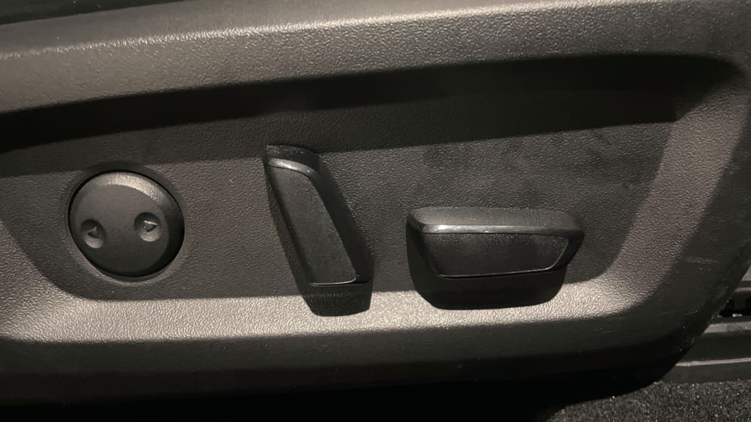 2022 Mitsubishi Outlander Aspire 7 Seat (AWD), Automatic, 88177 km, Drivers Side Adjustment Panel