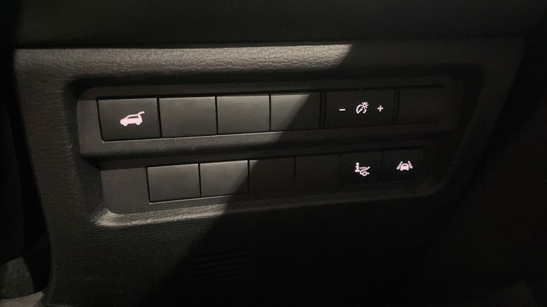 2022 Mitsubishi Outlander Aspire 7 Seat (AWD), Automatic, 88177 km, Utility Switches/Buttons