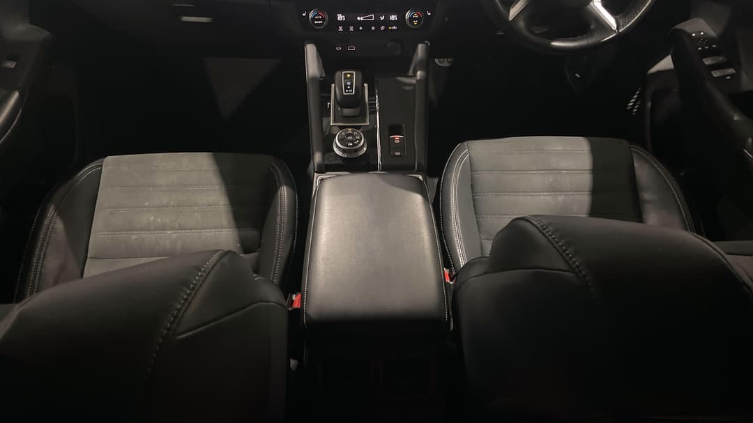 2022 Mitsubishi Outlander Aspire 7 Seat (AWD), Automatic, 88177 km, Center Console