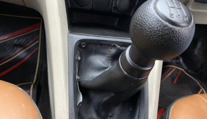 2020 Maruti Celerio VXI CNG OPT, CNG, Manual, 75,109 km, Gear lever - Boot Cover minor damage