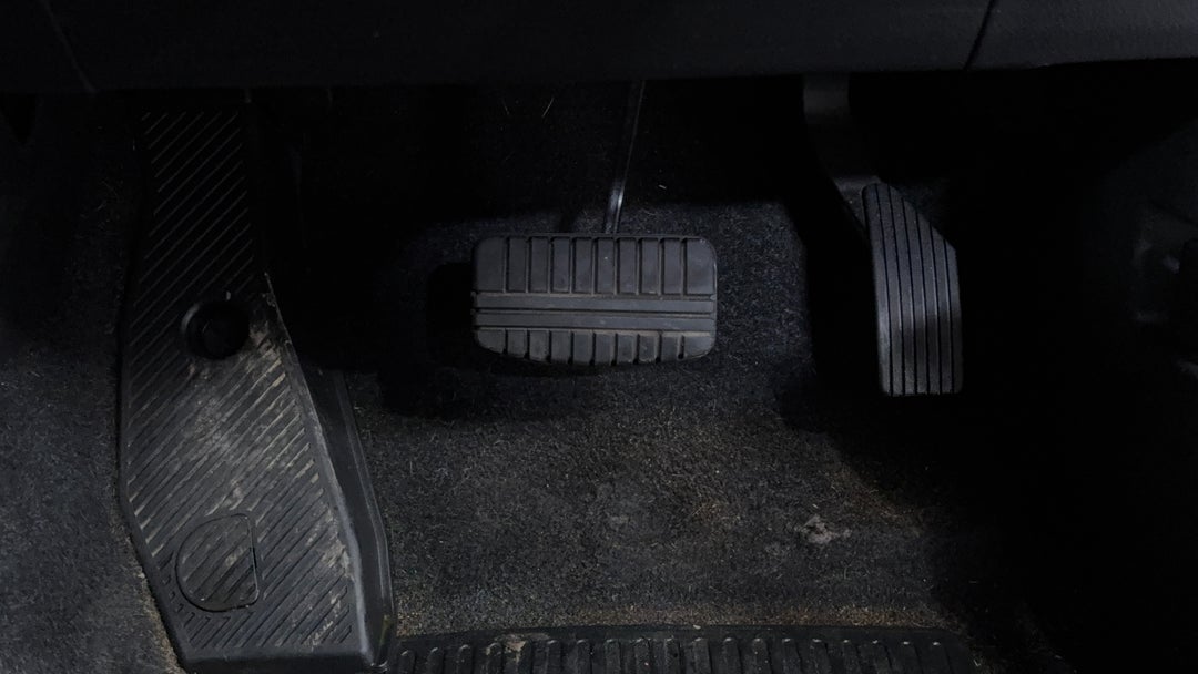 2018 Mitsubishi Eclipse Cross Exceed (2WD), Automatic, 60701 km, Pedals and Footmat