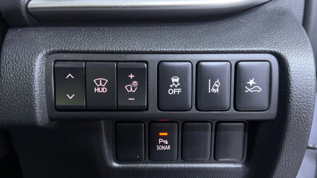 2018 Mitsubishi Eclipse Cross Exceed (2WD), Automatic, 60701 km, Utility Switches/Buttons