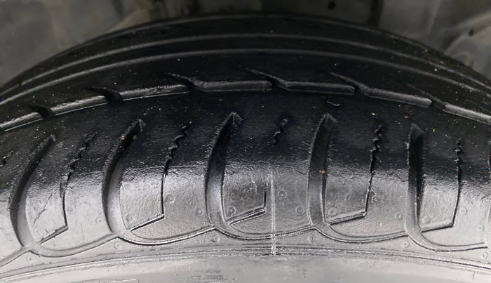 2018 Ford Ecosport 1.5TITANIUM TDCI, Diesel, Manual, 29,488 km, Right Front Tyre Tread