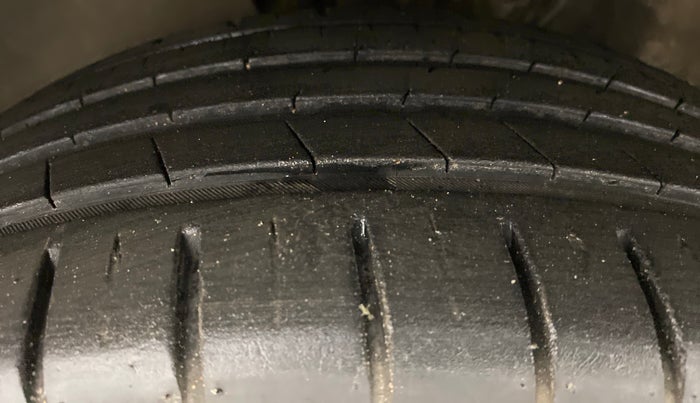 2017 Skoda Rapid STYLE 1.6 MPI MT, Petrol, Manual, 41,578 km, Left Front Tyre Tread