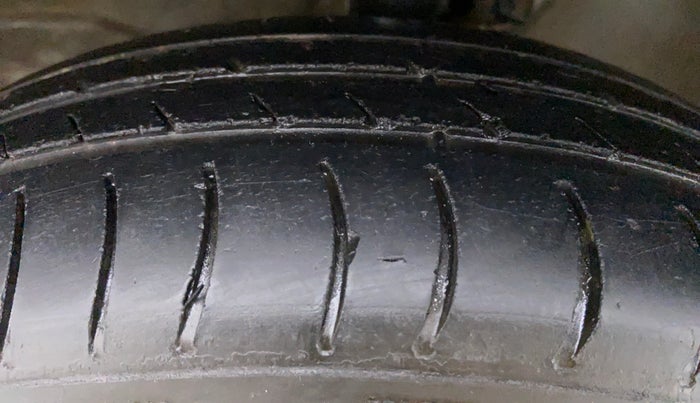 2013 Maruti Wagon R 1.0 LXI, Petrol, Manual, 39,951 km, Left Rear Tyre Tread