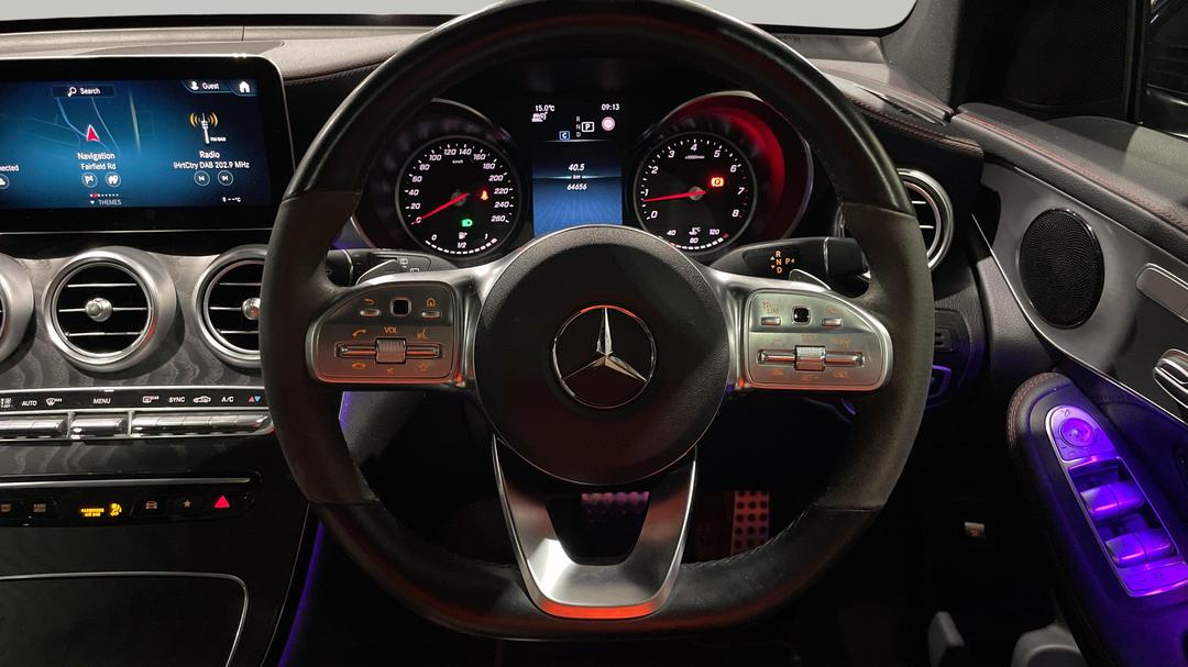 2022 Mercedes-benz GLC 200, Automatic, 64656 km, Steering Wheel Close-up