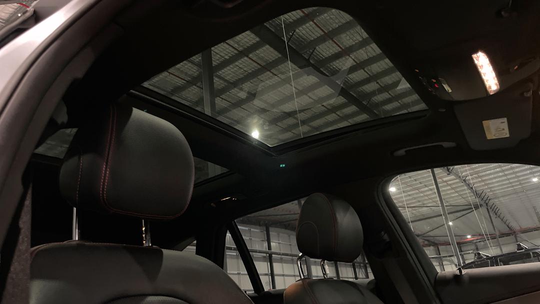 2022 Mercedes-benz GLC 200, Automatic, 64656 km, Interior Sunroof/Moonroof