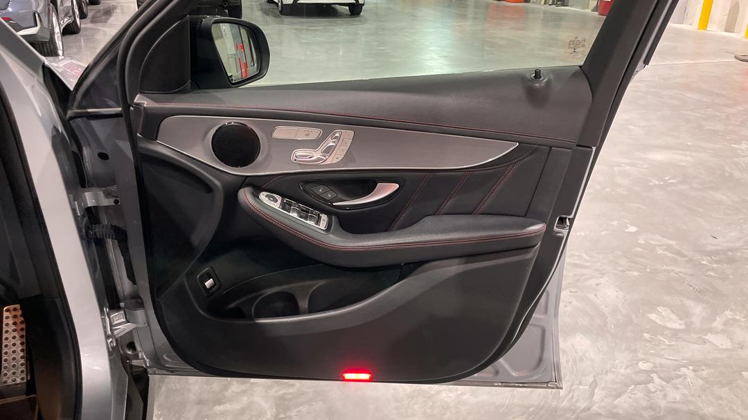 2022 Mercedes-benz GLC 200, Automatic, 64656 km, Speaker View