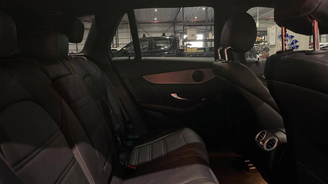 2022 Mercedes-benz GLC 200, Automatic, 64656 km, Right Side Rear Door Cabin View