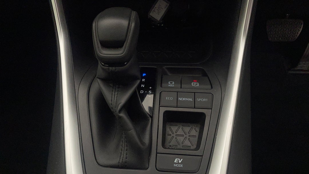 2023 Toyota RAV4 Gx (2WD) Hybrid, Automatic, 75617 km, Gear Lever 