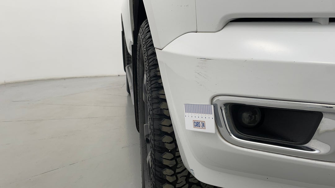 Bumper Front Scratch