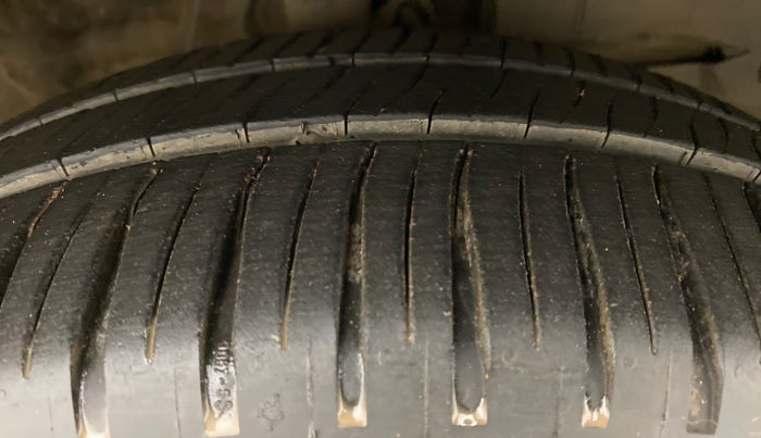 2014 Honda City V MT PETROL, Petrol, Manual, 50,617 km, Right Front Tyre Tread