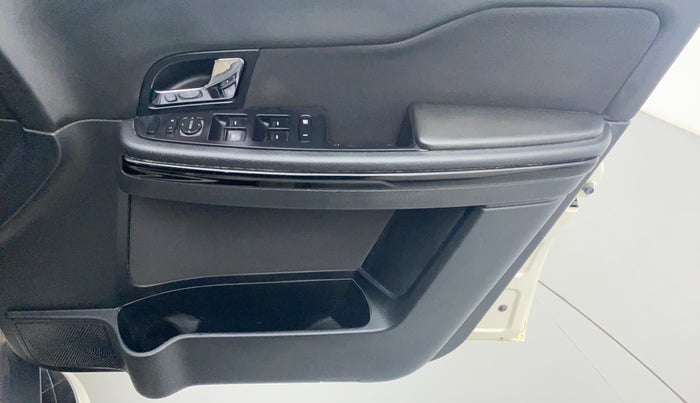 2019 Tata Hexa Varicor 400 XM, Diesel, Manual, 52,408 km, Driver Side Door Panels Control