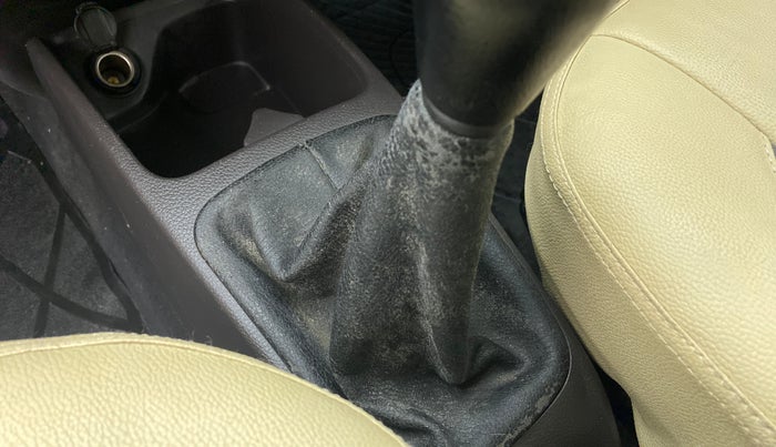 2015 Hyundai Eon ERA PLUS, Petrol, Manual, 17,431 km, Gear lever - Boot cover slightly torn