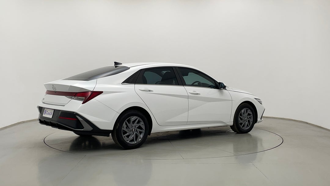 Right Back Diagonal (45- Degree) View