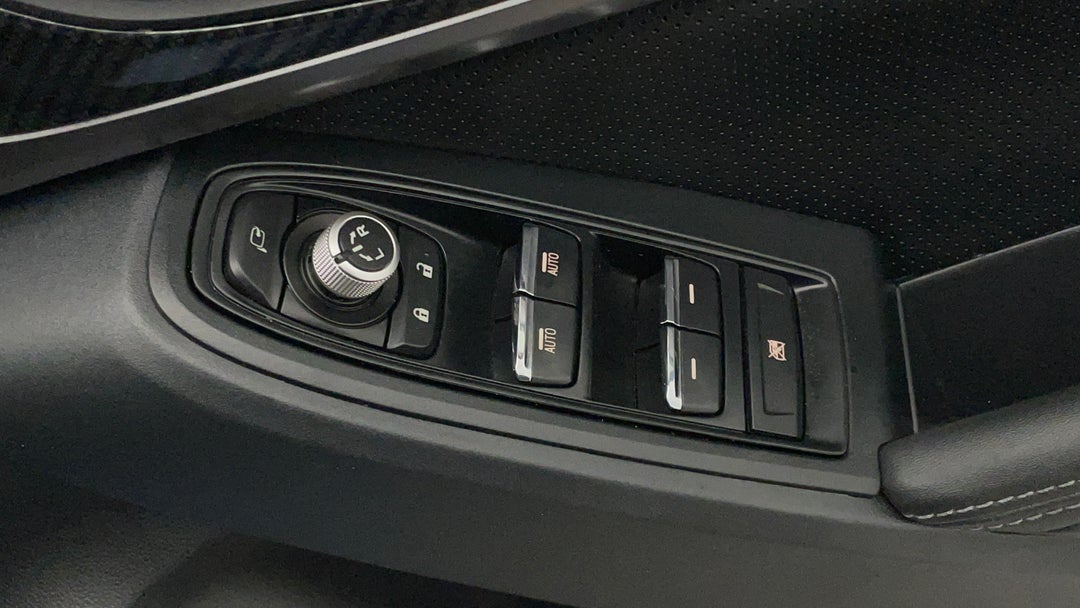 2018 Subaru Impreza 2.0i-s (awd), Automatic, 130268 km, Drivers Side Door Panel Controls