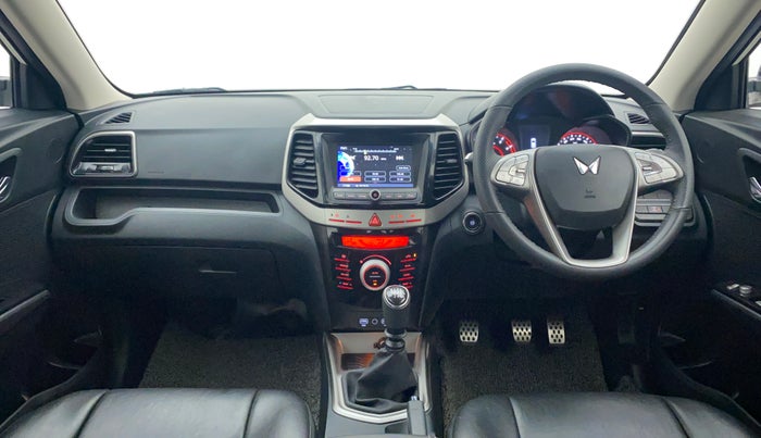 2022 Mahindra XUV300 W8 1.2 PETROL, Petrol, Manual, 4,932 km, Dashboard