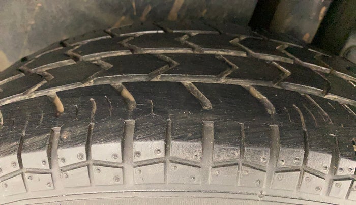 2016 Maruti Swift Dzire VXI (O), Petrol, Manual, 41,915 km, Left Rear Tyre Tread