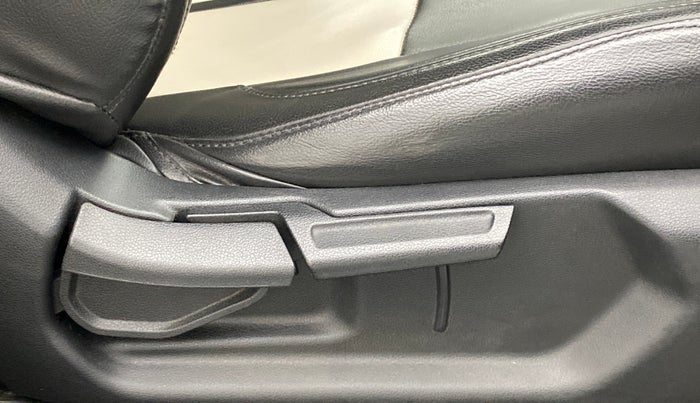 2019 Hyundai VENUE 1.0 TURBO GDI SX+ AT, Petrol, Automatic, 43,600 km, Driver Side Adjustment Panel