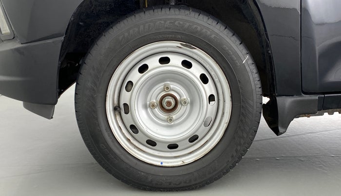 2016 Mahindra Kuv100 K2 6 STR, Petrol, Manual, 31,976 km, Left Front Wheel