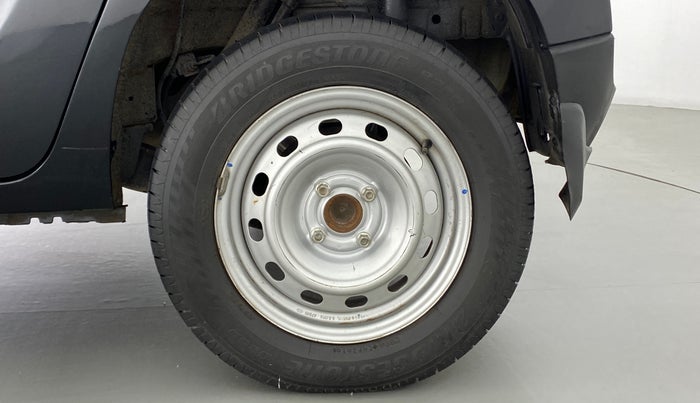 2016 Mahindra Kuv100 K2 6 STR, Petrol, Manual, 31,976 km, Left Rear Wheel
