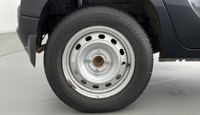 2016 Mahindra Kuv100 K2 6 STR, Petrol, Manual, 31,976 km, Right Rear Wheel