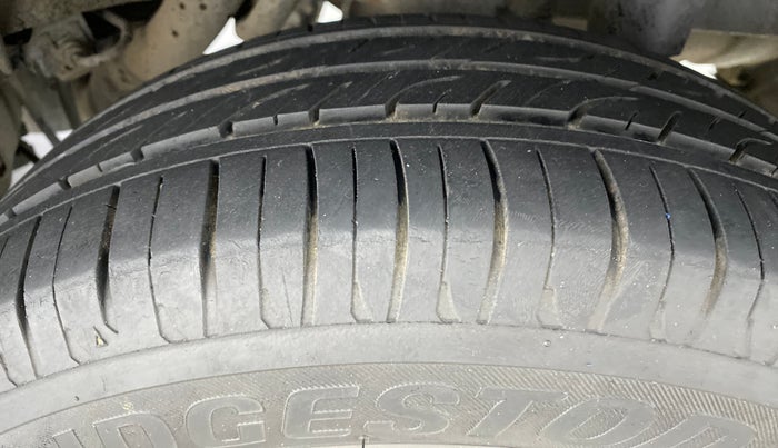2016 Mahindra Kuv100 K2 6 STR, Petrol, Manual, 31,976 km, Left Rear Tyre Tread