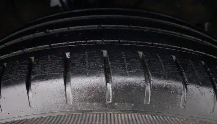 2017 Maruti Baleno ALPHA 1.2 K12, Petrol, Manual, 69,715 km, Left Front Tyre Tread